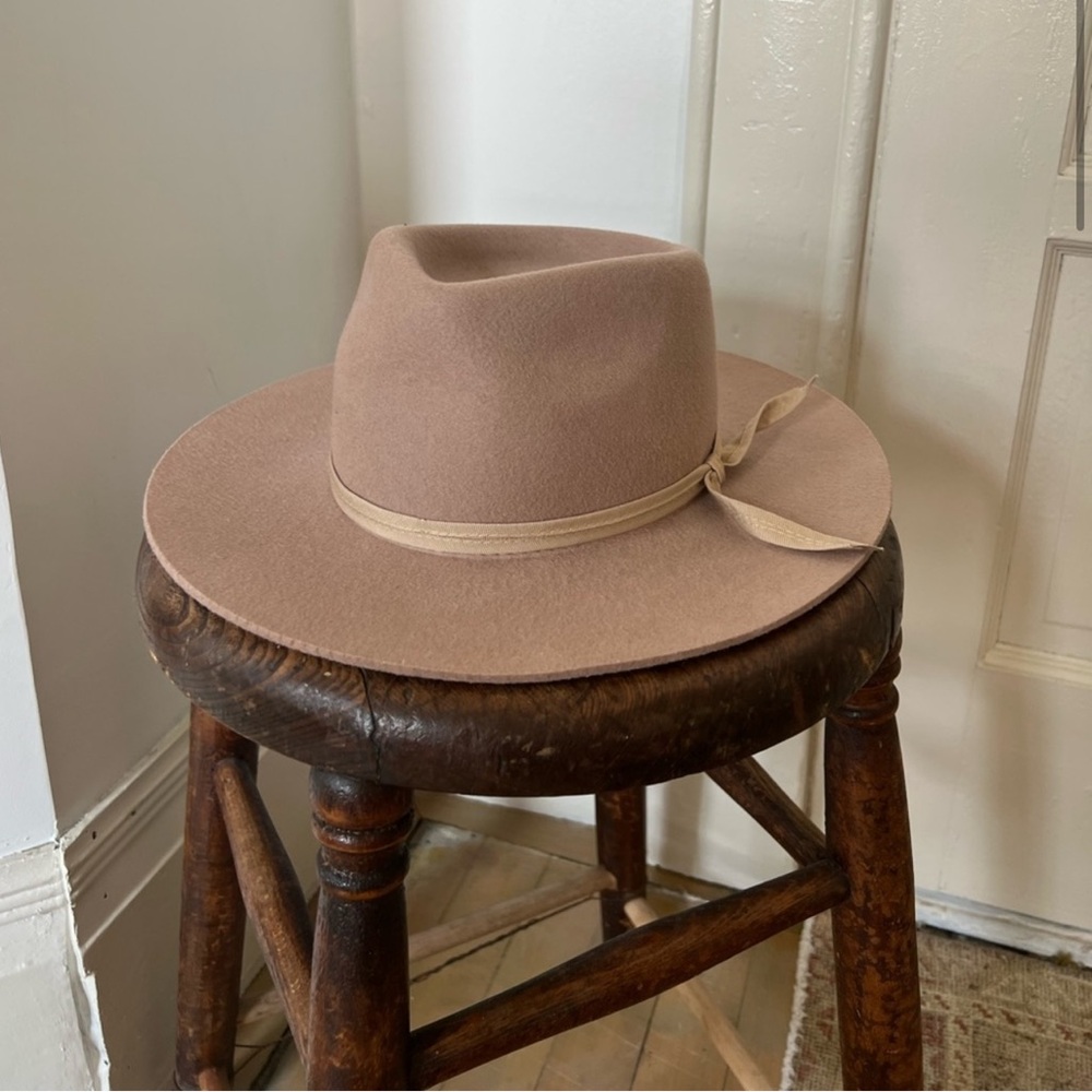 Lack of color tan hat